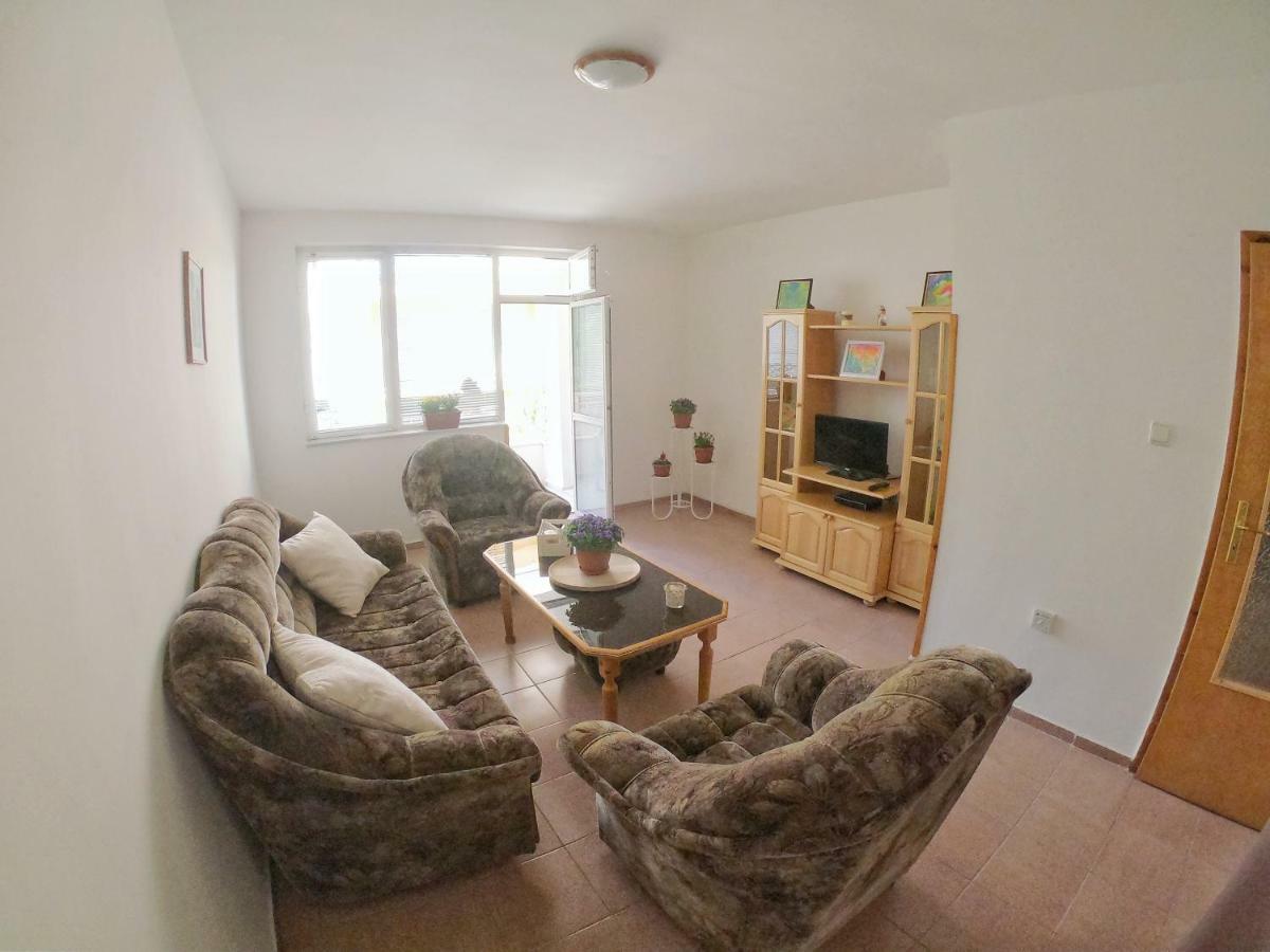 Apartment In St. Vlas With Terrace Sveti Vlas Exterior foto