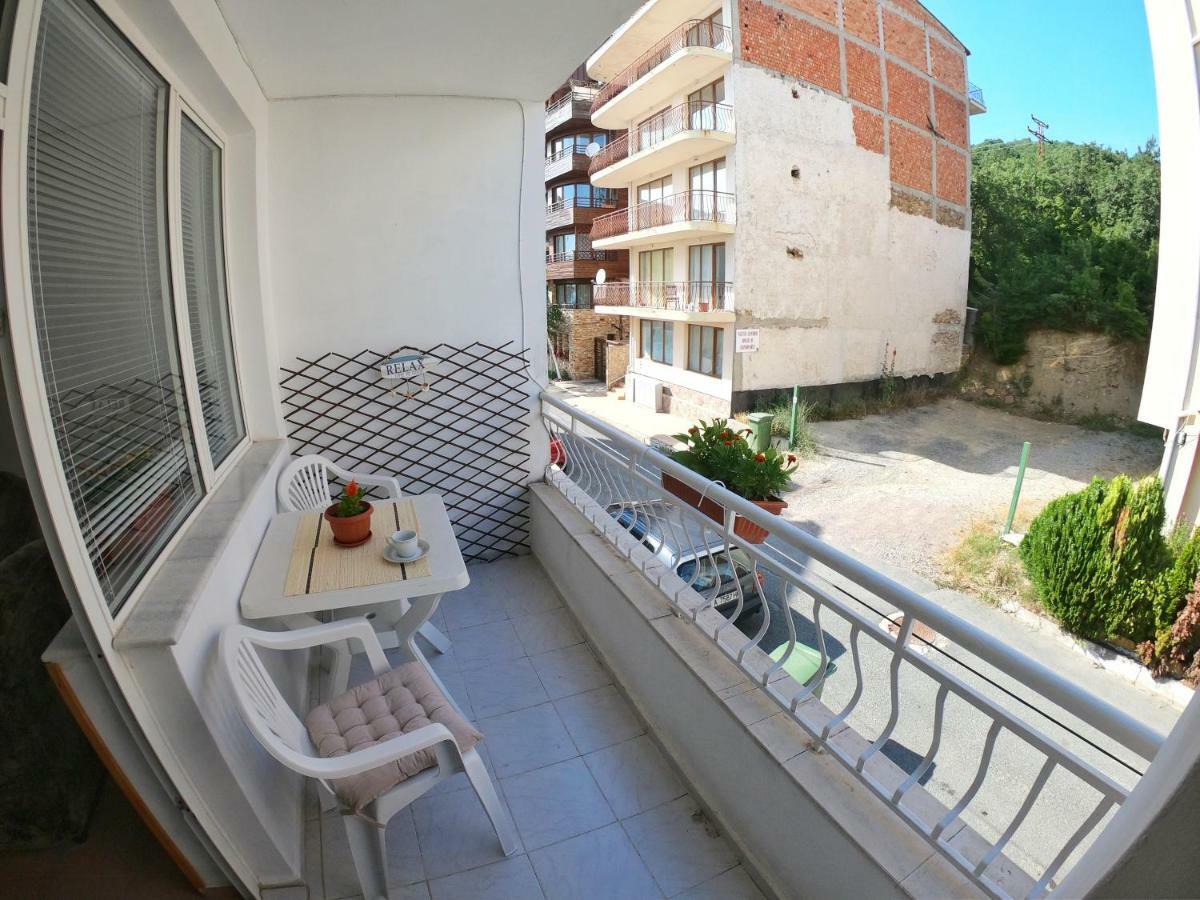 Apartment In St. Vlas With Terrace Sveti Vlas Exterior foto
